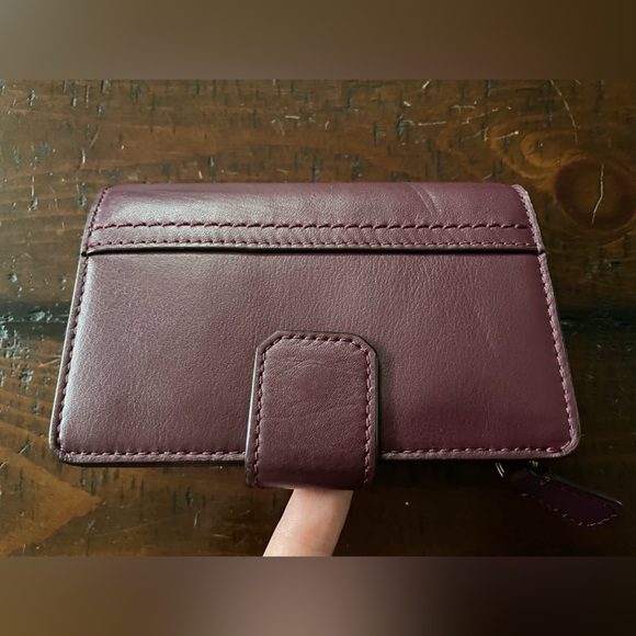 Vintage Coach smooth leather wallet in Burgundy EVC~ - Picture 10 of 16